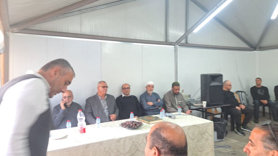 وفد من لجنة المتابعة يعزي بالشهيدين دقة وطوخي